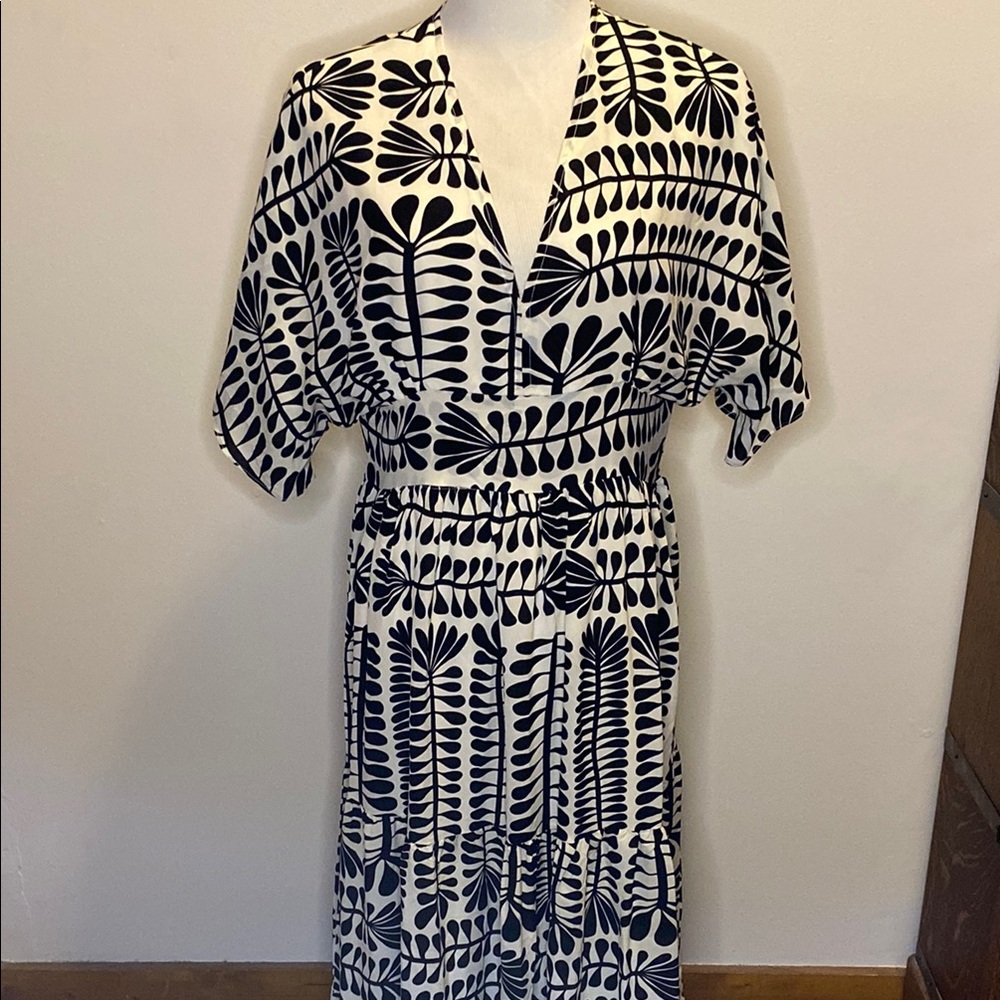 Baevely Monochrome Dress